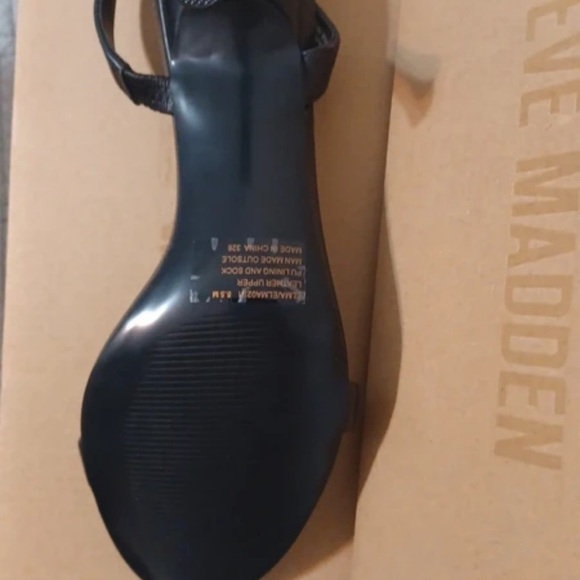 Steve Madden Elegant Black Heels - Picture 3 of 4